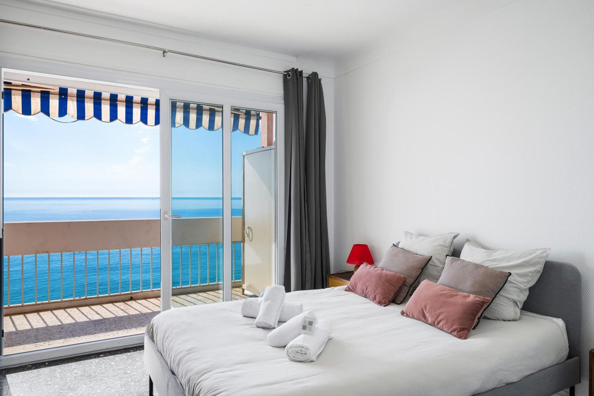 Le Panorama -Vue Exceptionnelle - Dernier Etage - Front De Mer Menton Exterior foto